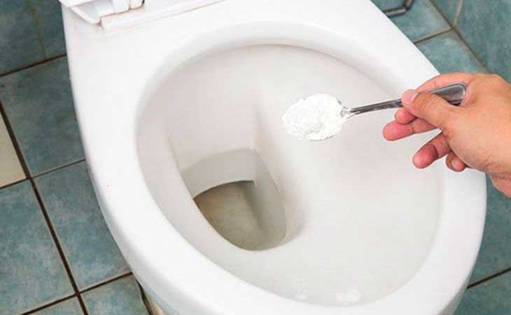 Tuvalet Tıkanıklığı için Karbonat ve sirke kullanma